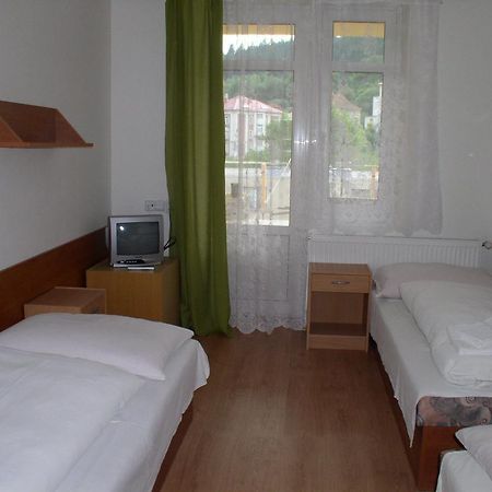 Отель Lazensky Lecebny Dum Praha Лугачовице Экстерьер фото